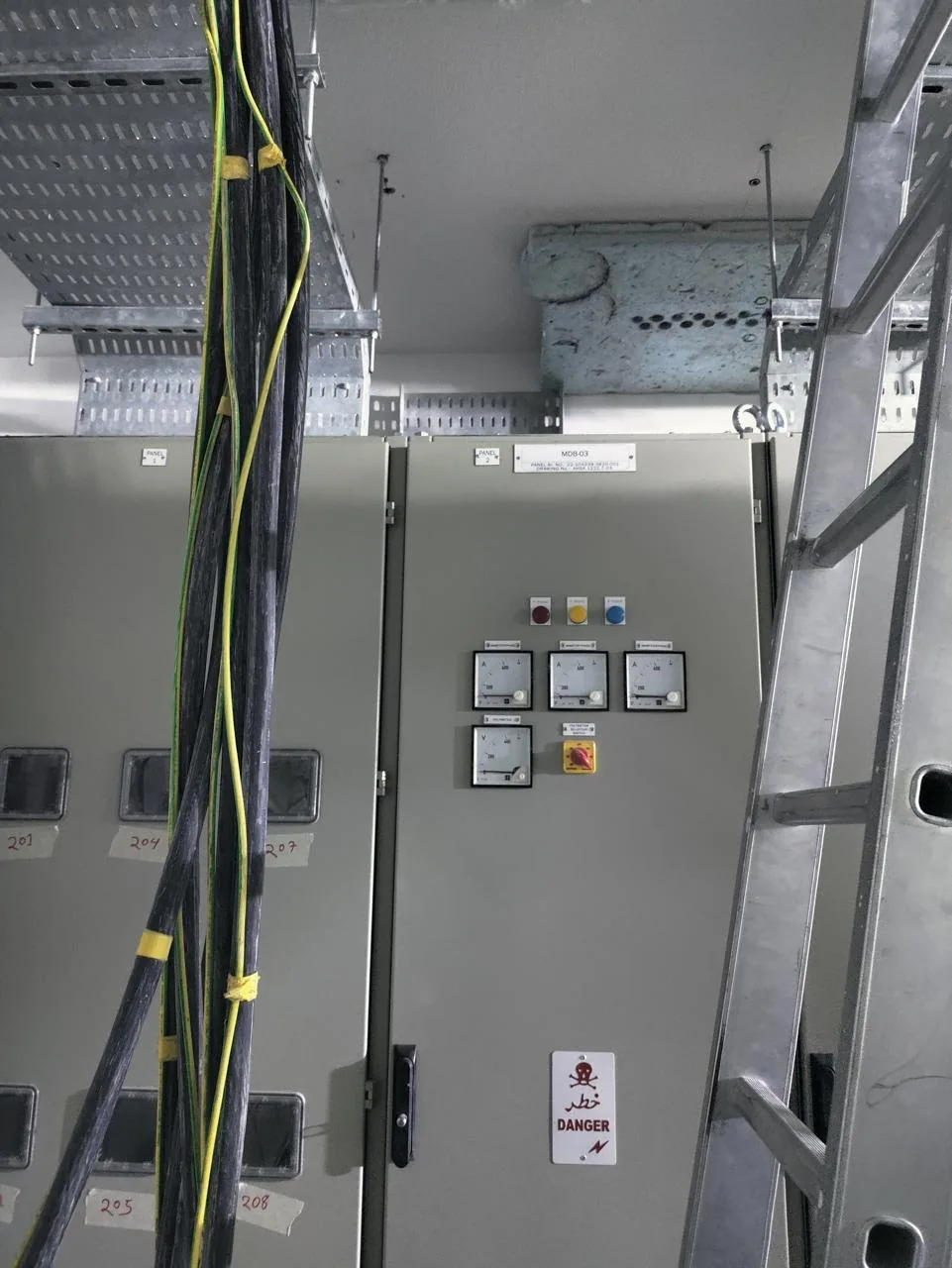 Electrical switchgear panels with cable trays